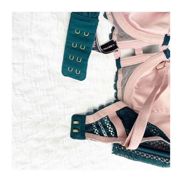 Buy 1 get 1 free 32c Victorias Secret green lace lined plunge - Picture 3 of 11